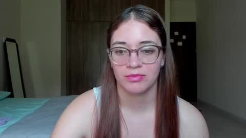 Snapshot of atenas__05 chatting on 01.31.25 atenas online show from 01.31.25