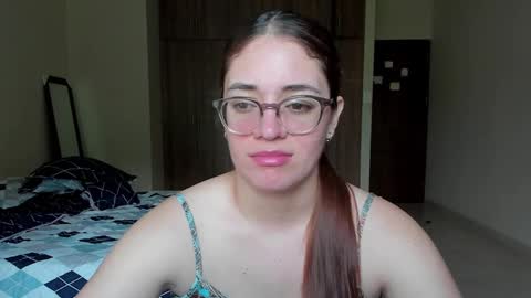 Snapshot of atenas__05 chatting on 02.05.25 atenas online show from 02.05.25