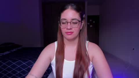 Snapshot of atenas__05 chatting on 02.14.25 atenas online show from 02.14.25