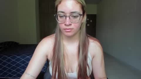 Snapshot of atenas__05 chatting on 02.16.25 atenas online show from 02.16.25