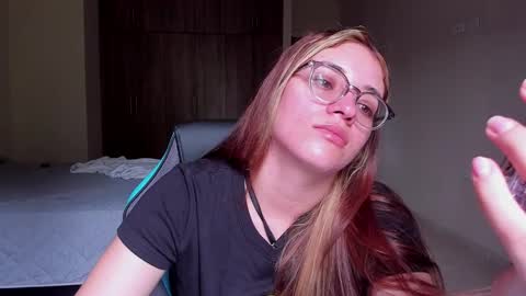 Snapshot of atenas__05 chatting on 02.24.25 atenas online show from 02.24.25