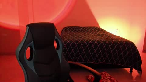 Snapshot of atenas__05 chatting on 09.15.25 atenas online show from 09.15.25