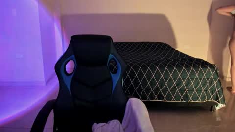 Snapshot of atenas__05 chatting on 09.17.25 atenas online show from 09.17.25