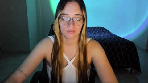 Snapshot of atenas__05 chatting on 10.05.25 atenas online show from 10.05.25