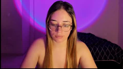 Snapshot of atenas__05 chatting on 10.18.25 atenas online show from 10.18.25