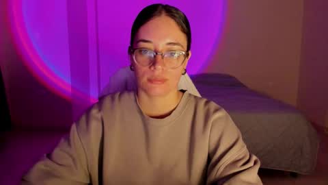 Snapshot of atenas__05 chatting on 10.23.25 atenas online show from 10.23.25