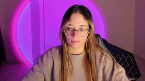 Snapshot of atenas__05 chatting on 11.03.25 atenas online show from 11.03.25