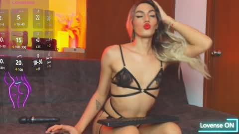 Snapshot of atenea_fit chatting on 04.11.26 atenea_fit online show from 04.11.26