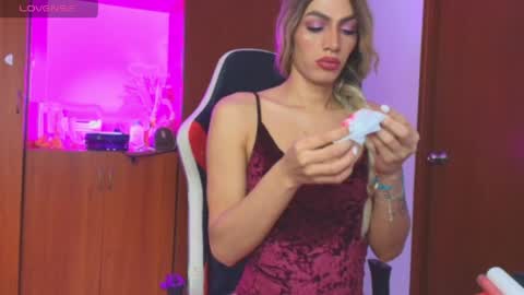 Snapshot of atenea_fit chatting on 05.06.26 atenea_fit online show from 05.06.26