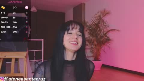 Snapshot of ateneasantacruz chatting on 01.19.25 Atenea online show from 01.19.25