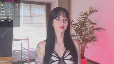 Snapshot of ateneasantacruz chatting on 02.05.25 Atenea online show from 02.05.25