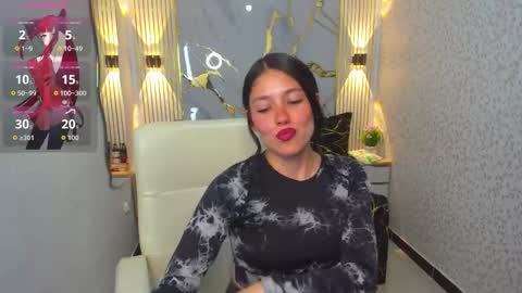 Snapshot of athenasexxxy chatting on 10.21.25 athenasexxxy online show from 10.21.25