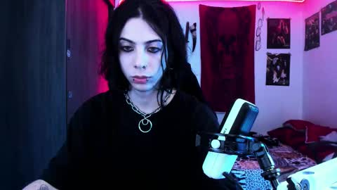 Snapshot of atheneoo_ chatting on 10.23.25 athenauwu online show from 10.23.25