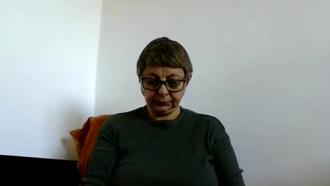 Snapshot of atikaarea chatting on 10.29.25 atikaarea online show from 10.29.25