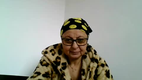 Snapshot of atikaarea chatting on 11.15.25 atikaarea online show from 11.15.25
