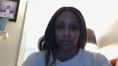 Snapshot of atirahcali chatting on 10.14.25 AtirahCali online show from 10.14.25