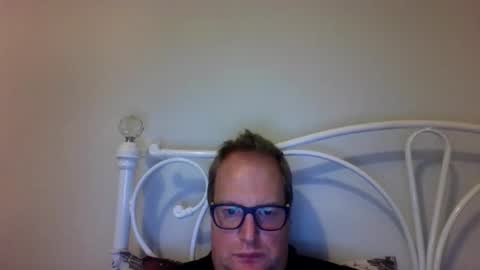 yoursissy online show from 06.04.26