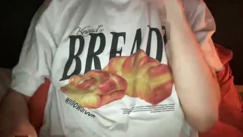 Undress a hung twink  online show from 03.08.26