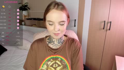 online every day between 10am-23pm online show from 02.04.25