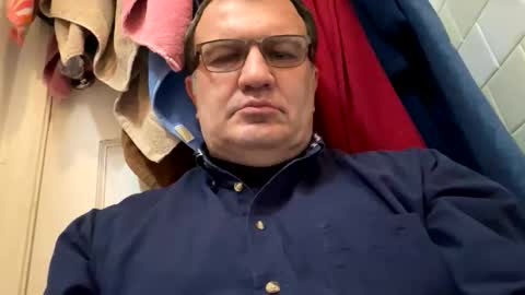 Snapshot of atozzzz chatting on 10.27.25 atozzzz online show from 10.27.25