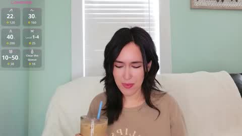 Snapshot of audradeer chatting on 10.02.25 audradeer online show from 10.02.25