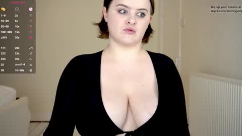 Snapshot of audreyjacq chatting on 10.13.25 Audrey Jacq online show from 10.13.25