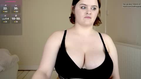 Snapshot of audreyjacq chatting on 11.07.25 Audrey Jacq online show from 11.07.25