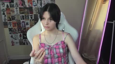 Snapshot of audreyykim chatting on 10.20.25 Audrey online show from 10.20.25