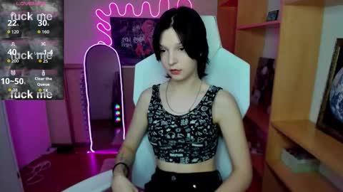 Snapshot of audreyykim chatting on 10.26.25 Audrey online show from 10.26.25