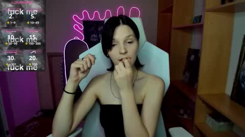 Snapshot of audreyykim chatting on 10.27.25 Audrey online show from 10.27.25