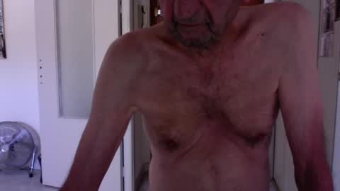 Snapshot of auguste688483 chatting on 05.27.26 auguste688483 online show from 05.27.26