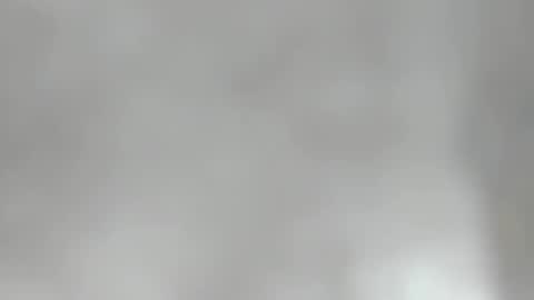 Snapshot of aura_love69 chatting on 12.19.24 Monii Yi online show from 12.19.24