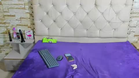 Snapshot of aura_love69 chatting on 01.04.25 Monii Yi online show from 01.04.25