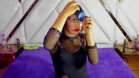 Snapshot of aura_love69 chatting on 03.02.25 Monii Yi online show from 03.02.25