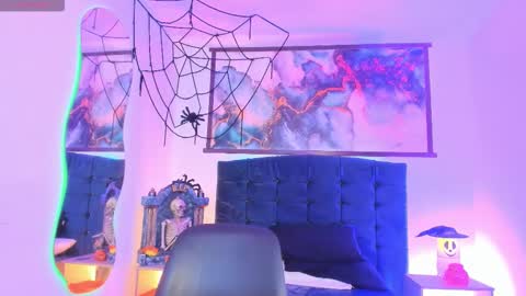 Snapshot of aurora_bellmont chatting on 11.01.25 Aurora online show from 11.01.25