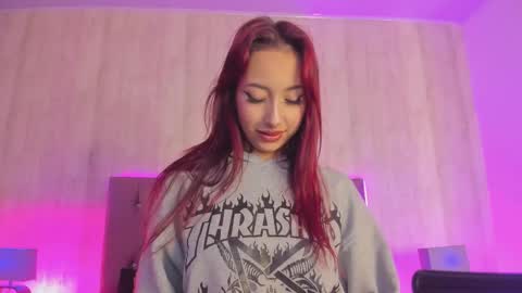 Snapshot of aurora_bellmont chatting on 11.13.25 Aurora online show from 11.13.25