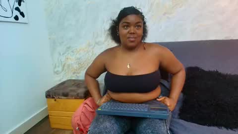 aurora_ebony online show from 10.02.25