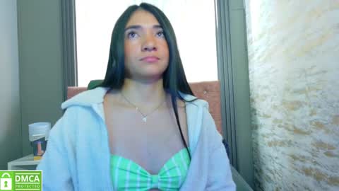 Snapshot of aurora_jones1 chatting on 10.01.25 Aurora online show from 10.01.25