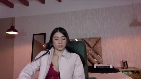 Snapshot of aurora_jones1 chatting on 10.13.25 Aurora online show from 10.13.25