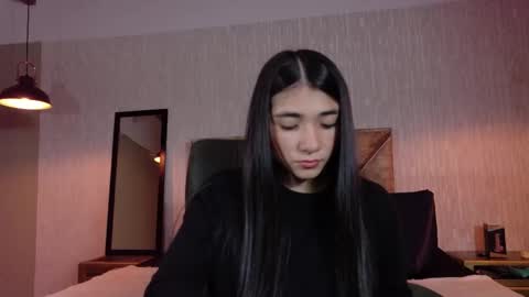 Snapshot of aurora_jones1 chatting on 10.15.25 Aurora online show from 10.15.25