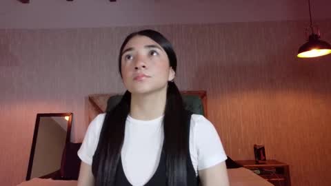 Snapshot of aurora_jones1 chatting on 10.16.25 Aurora online show from 10.16.25