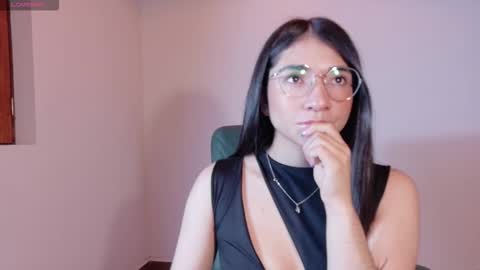 Snapshot of aurora_jones1 chatting on 10.30.25 Aurora online show from 10.30.25