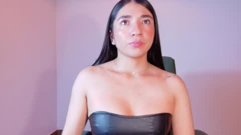 Snapshot of aurora_jones1 chatting on 11.03.25 Aurora online show from 11.03.25