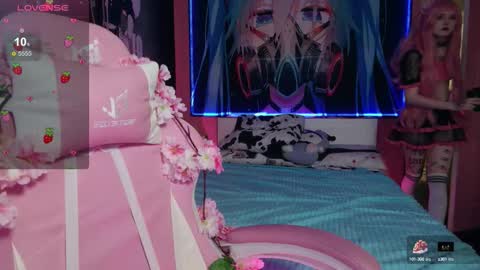 Snapshot of aurora_radiance chatting on 09.16.25 Serena online show from 09.16.25