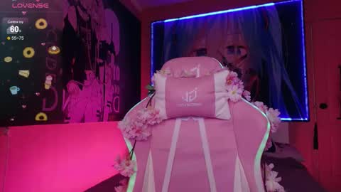 Snapshot of aurora_radiance chatting on 10.19.25 Serena online show from 10.19.25