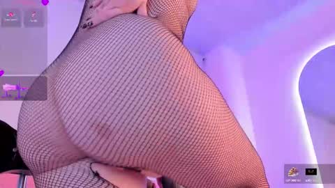 Snapshot of aurora_sweet2 chatting on 10.01.25 Madison online show from 10.01.25