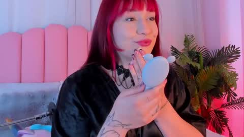 Snapshot of aurora_sweet2 chatting on 10.21.25 Madison online show from 10.21.25