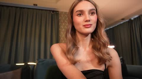 Snapshot of aurora_the_ballerina chatting on 01.16.25 Aurora online show from 01.16.25