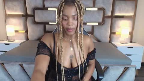 Ariana online show from 11.25.25