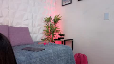 Snapshot of auroralanee chatting on 10.29.25 aurora online show from 10.29.25